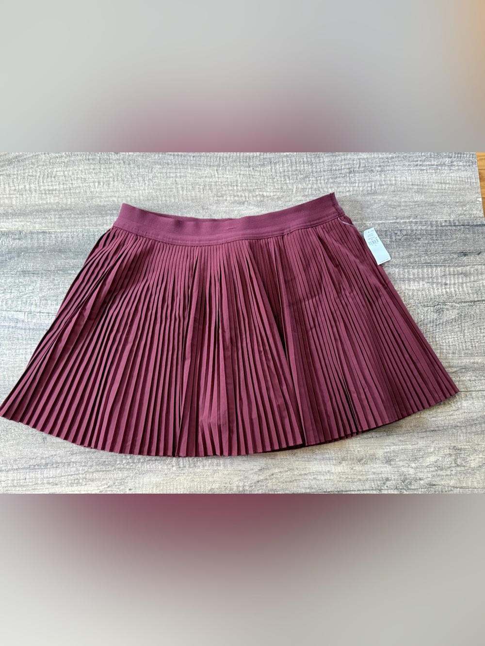 Old Navy Extra High-Waisted StretchTech
Micro-Pleated Skort. Large. NWT.